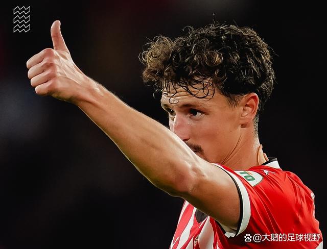 包含荷甲倒计时，巴黎圣日耳曼今晨回应争议，细节引发关注，更衣室稳定，轮换策略成焦点的词条